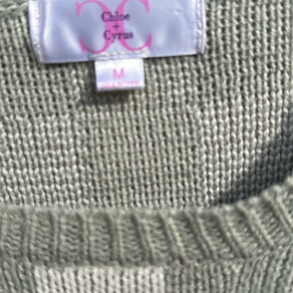 Cute Sweater - Moss green and off-white checkerboard. Shorter style - Picture 2 of 5
